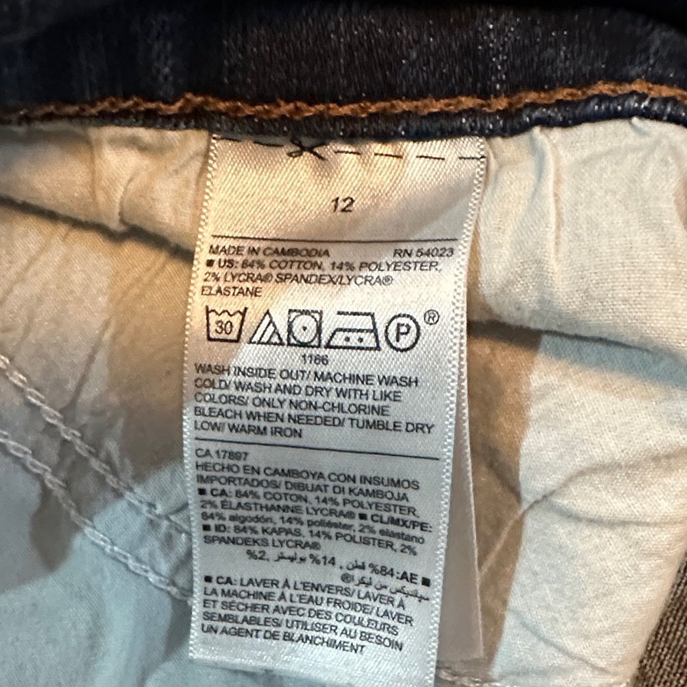 Old Navy Women's Curvy Mid-Rise Jeans in Dark Blue - Picture 3 of 5